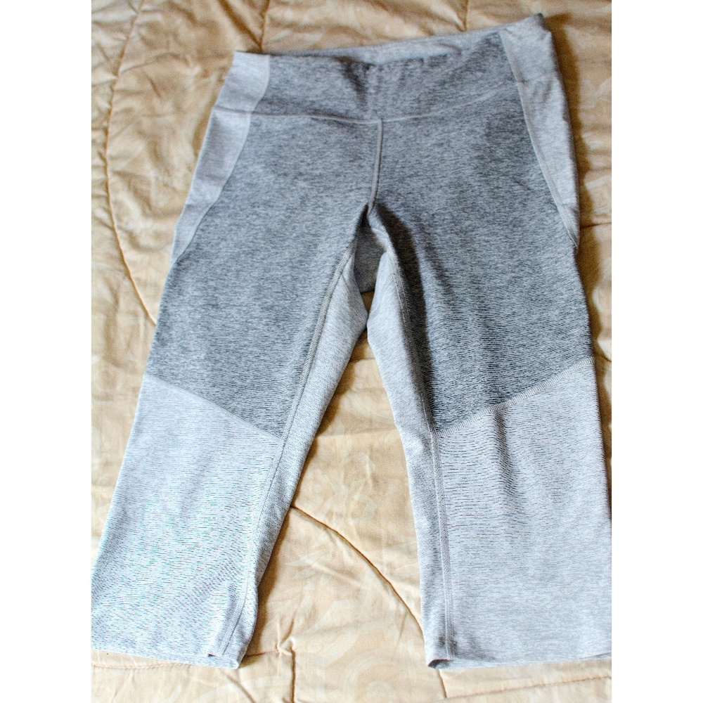 Outdoor Voices Two-Tone Kneecap Legging